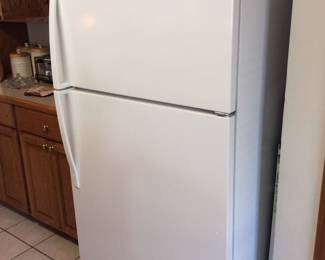 Whirlpool 5 yrs old, like new