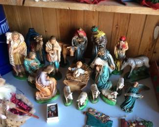 Vintage chalk nativity in excellent condition
