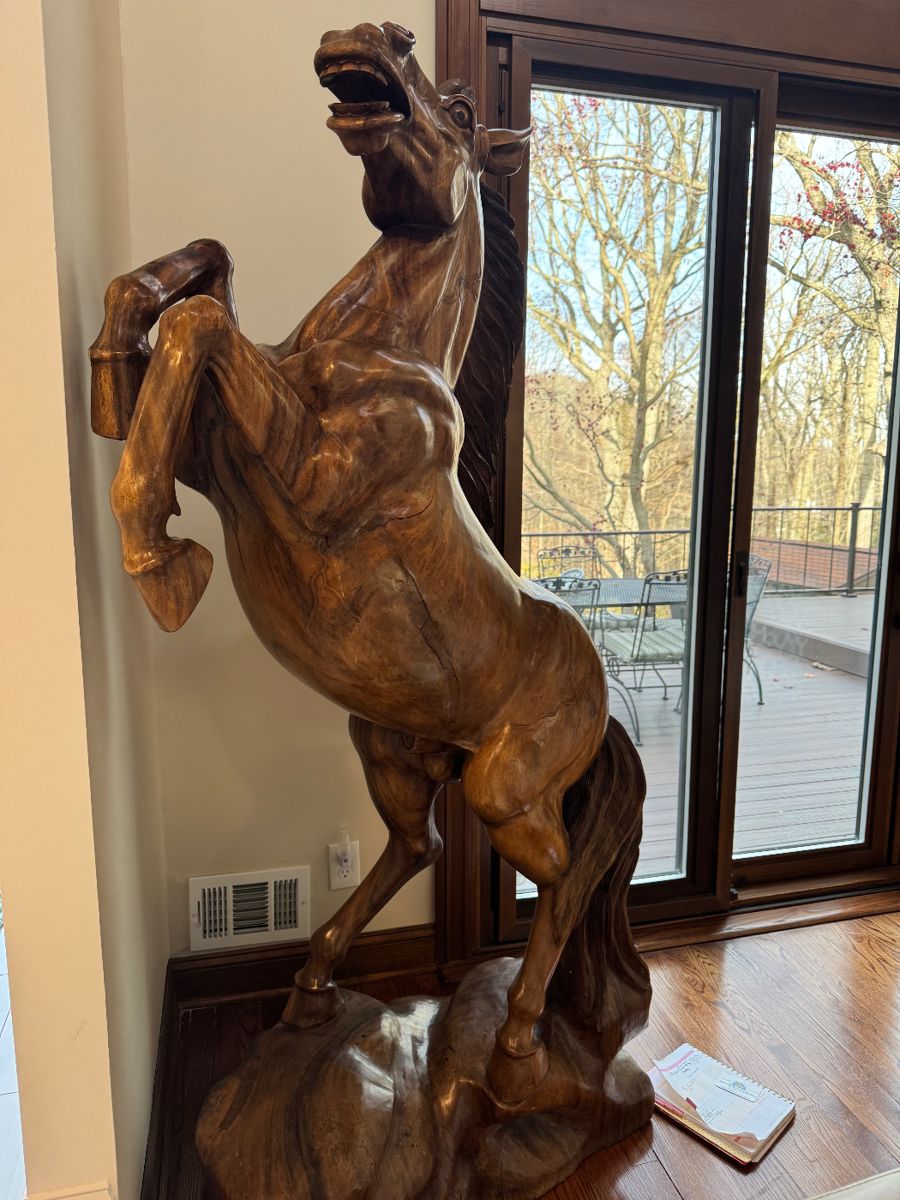 Beautifully carved wood Horse. Owner purchased at auction 25 plus years ago in north New Jersey. Possibly made in Singapore, No Signature…. 7 ft tall approx
Weighs 200 plus pds..