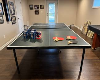 Ping-pong table