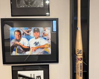 Aaron Judge Yankee, baseball bat and signed ball