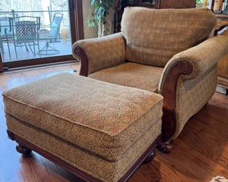 Large arm
Chair with matching ottoman