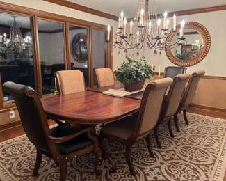 Formal Dining Table
Seats 10 comfortably / 3 leafs
Almost perfect!!