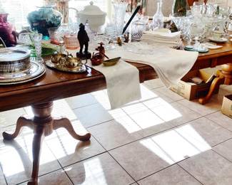 Keller Oak Dining room pedestal table with 4 leaves, 2 captain chairs and 4 side chairs 66 inches to 110 inches, 44 inches wide