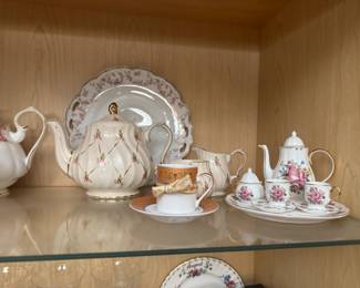 Sweet tea cups and saucers, and sets.