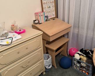 Kids blonde lift top desk and bench