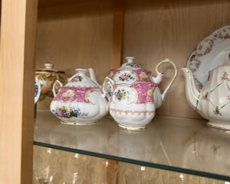 Tea cups and saucer sets