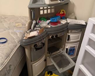 Play kitchen