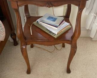 Vintage End Table $ 74.00