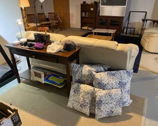 Table & Pillows