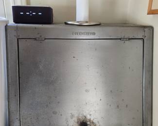 Ever-Fresh bread box