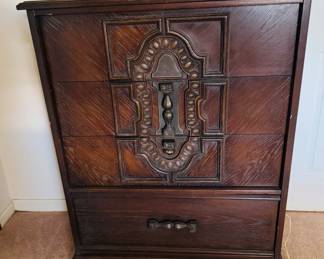 Mediterranean chest of drawers