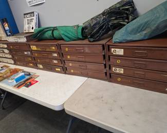 5 sets of organizers and some contents 