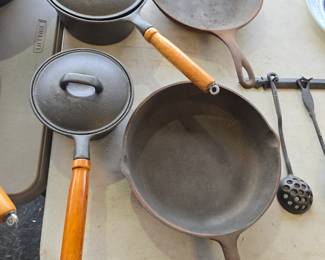 cast iron pots and pans