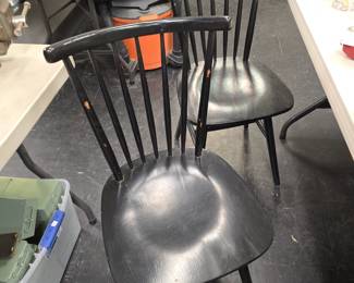 set of 4 solid wood chairs 