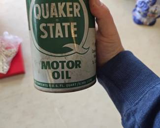 unopened vintage quaker state oil can