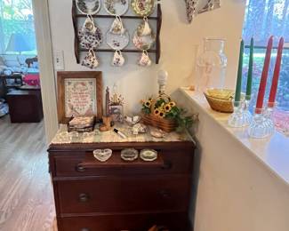 Tea cups , racks