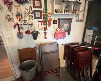 Folding chairs 