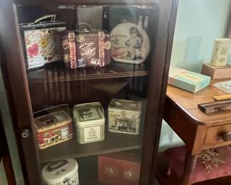 Display cabinet 