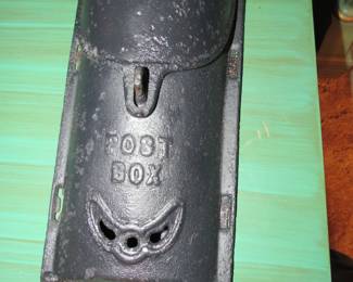 Cast iron mailbox