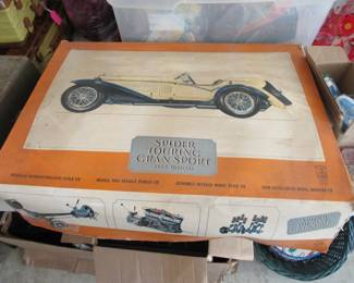 Large vintage model never assembled