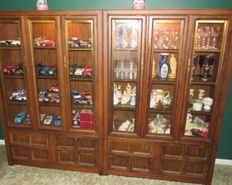 Mid Century Modern Bassett curio cabinet (s)