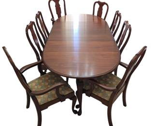 Pennsylvania House Drop Leaf Table with (3 Leaf Inserts) and 8 chairs