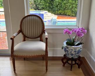 Lots of corners and sitting areas to enjoy the view.