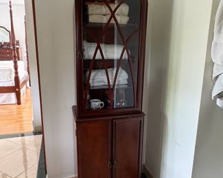 Love, love this piece - make it classic or contemporary.  Perfect for a bathroom, office, or living area.  Its so versatile!