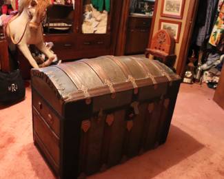 Dome Top Steamer Chest 