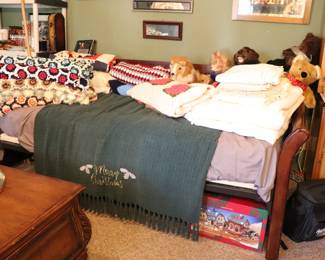 Wood day Bed