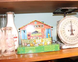 Vintage 1950s Tin Litho Wind Up Musical The Farmer in the Dell