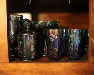 INDIANA GRAPE HARVEST Iridescent Carnival Glass