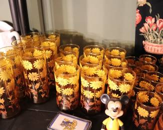 Vintage Libbey Amber Drinking Glasses with Yellow Ombre Daisy Pattern