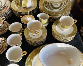 True Legacy Premium-Sango China set