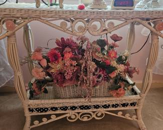 Ornate White Wicker Table W/Black Accent!