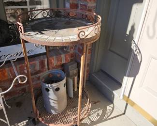 Metal Accent Table!