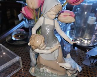 Lladro Girl W/Duck & Child #E25E!