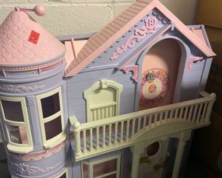 Barbie folding Victorian Dream House Mansion Mattel 2000 with furniture.