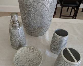 Bathroom Accessory Set 