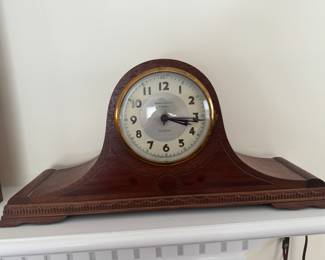 New Haven Clock Co Electric Mantle Clock