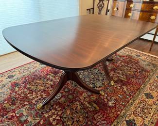 Henkel-Harris Mahogany Rounded Rectangular 2 Pedestal Dining Table in Perfect Condition (44"W x 29-1/2"H x 68"L with 4 Leaves 12"L each)