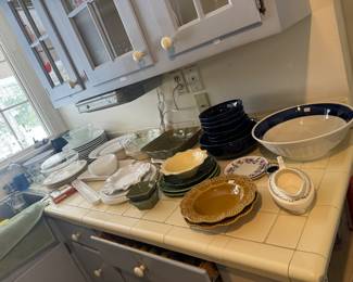Kitchen Accessories, plates & bowls