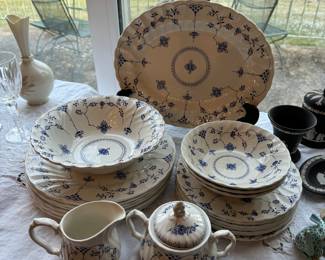 Myott Finlandia Porcelain China (22pc)