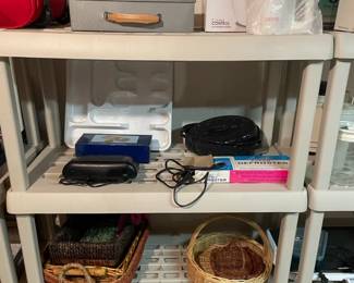 Wicker baskets, Plastic shelf, Humidifier