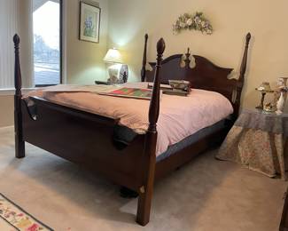 Full size bed, Full size mattress, Full size comforter
