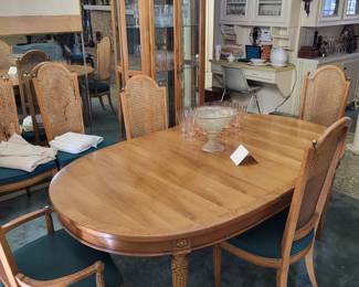 Thomasville Dining Table