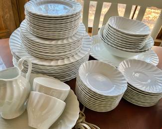 Johnson Bros Dinnerware Set