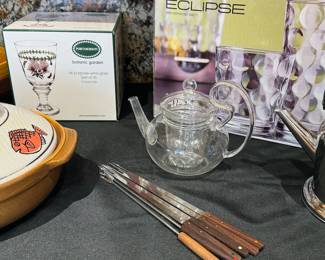 Assorted kitchenwares