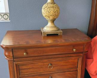 Nightstand + lamp